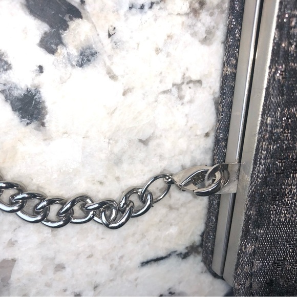 NWOT White House Black Market Evening Clutch With Removable Chain - Picture 8 of 9